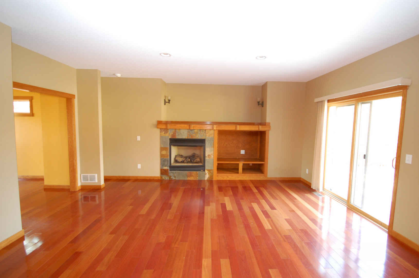 house living room empty