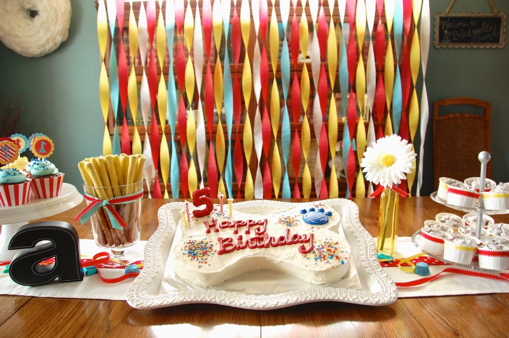 Clifford the Big Red Dog Birthday Party Cake Table